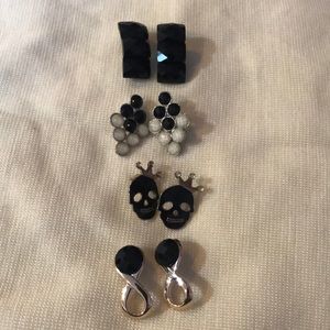 4 Pairs of earrings